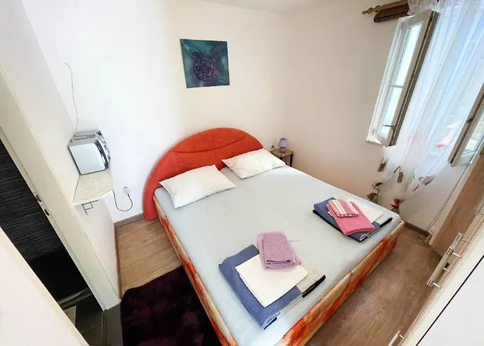 Cozy Seaside In Jadranovo, 24 Sqm, Ocean View Apartment